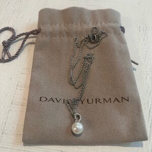 David Yurman Silver Necklace with Pearl Pendant. Excellent condition 16-18 in
